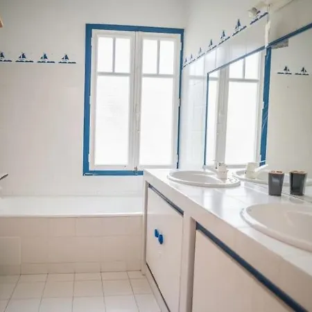Majestueuse En Premiere Ligne Au Pyla Avec Acces Prive A La Villa